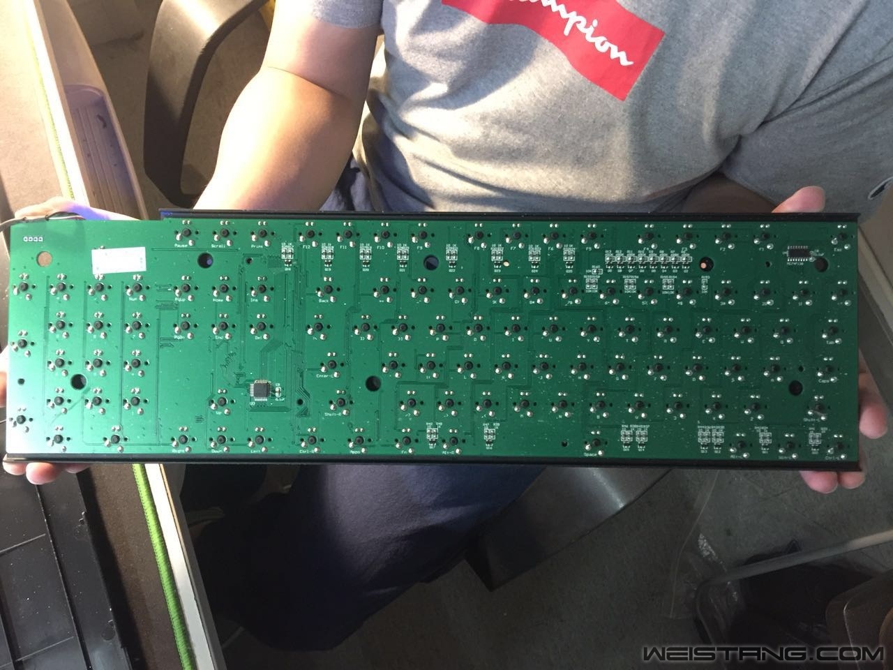 1037694742.jpg