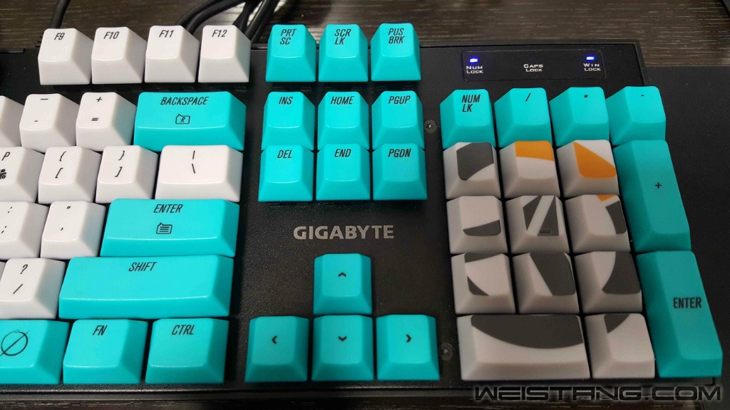 С���̺�����ɫ