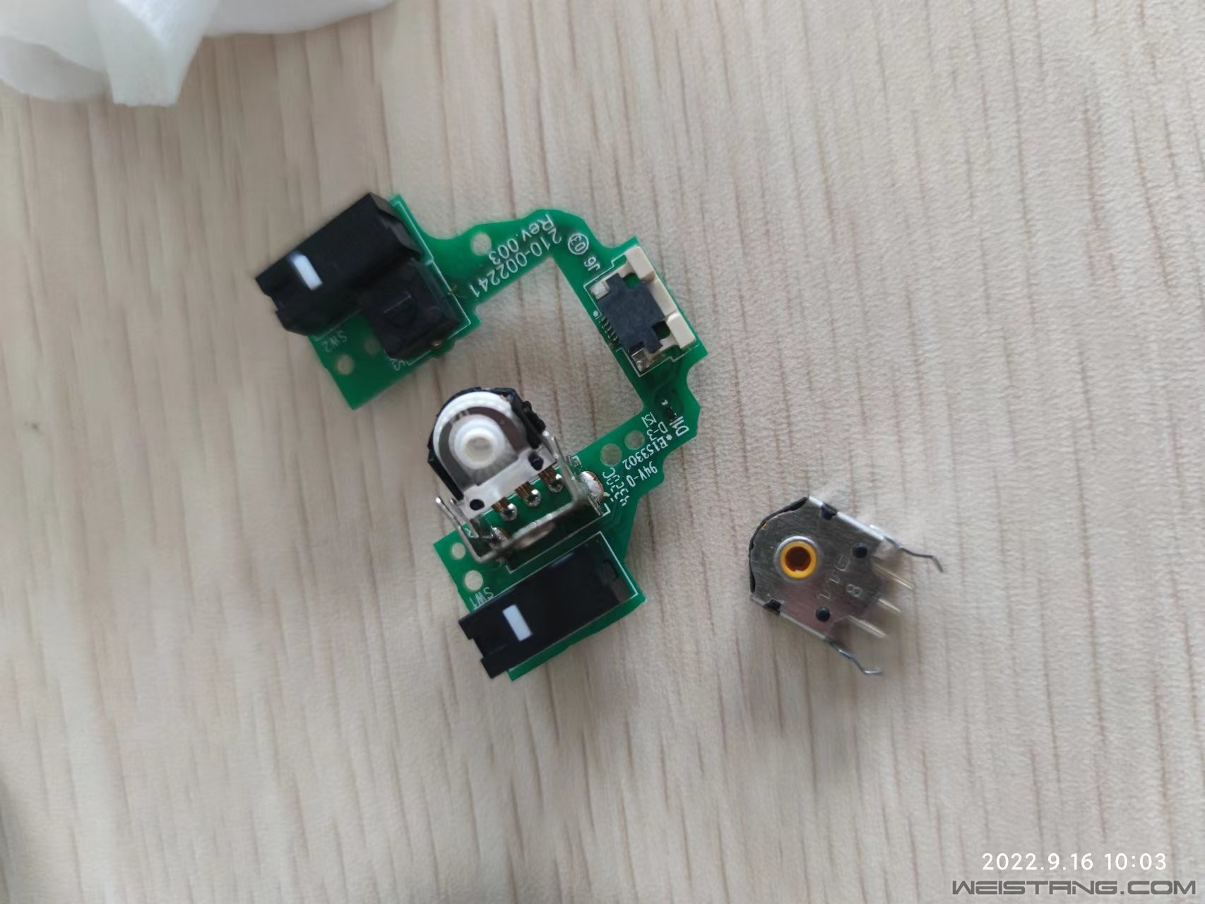 ���������и�С���ţ��Ȱѻ�о���룬���»�о���ٲ����