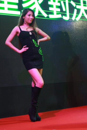 ��Ϧ����������̨������չ����ShowGirl