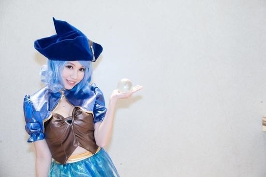 ��Ϧ����������̨������չ����ShowGirl