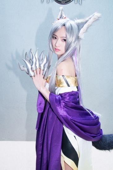 ��Ϧ����������̨������չ����ShowGirl