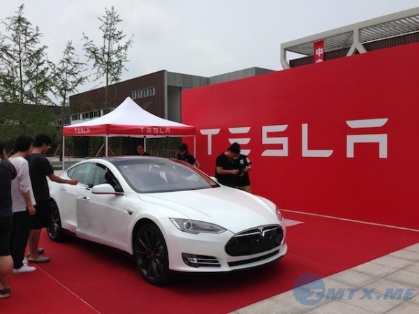 Tesla 01