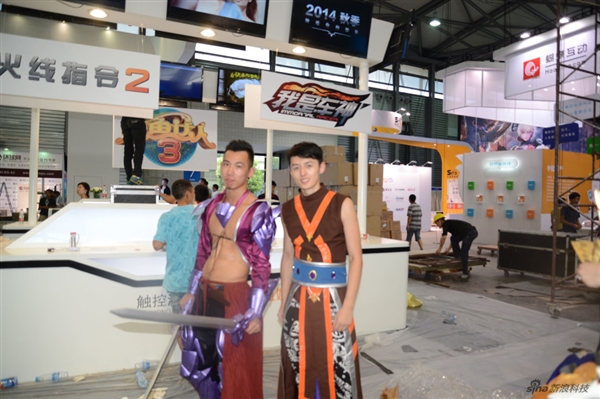ChinaJoy̽ShowGirlǵ̨ǰĻ