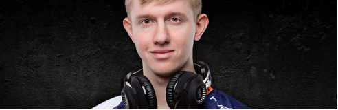 Revolver S��ӥ��ǿ�����