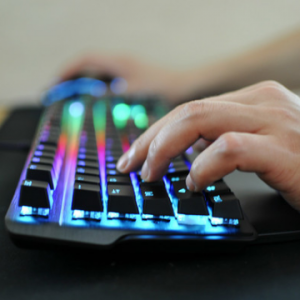 ���ŷ��ռ������Ƽ� HyperX����RGB�羺��е����