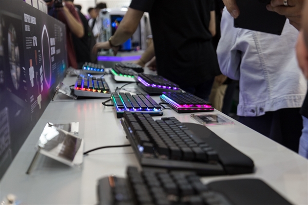 չʾ̣ӣMX RGB