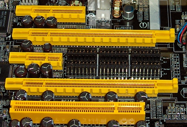 ȫ׿AMD 7nmԿȷ֧PCI-E 4.0