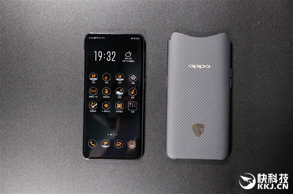 9999Ԫ��OPPO Find X�������Ὺ�䣺̼��ά����