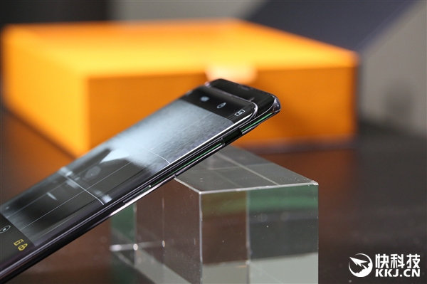 9999Ԫ��OPPO Find X�������Ὺ�䣺̼��ά����