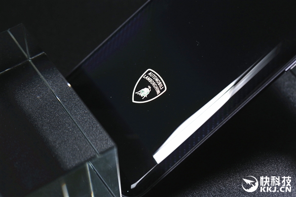 9999Ԫ��OPPO Find X�������Ὺ�䣺̼��ά����