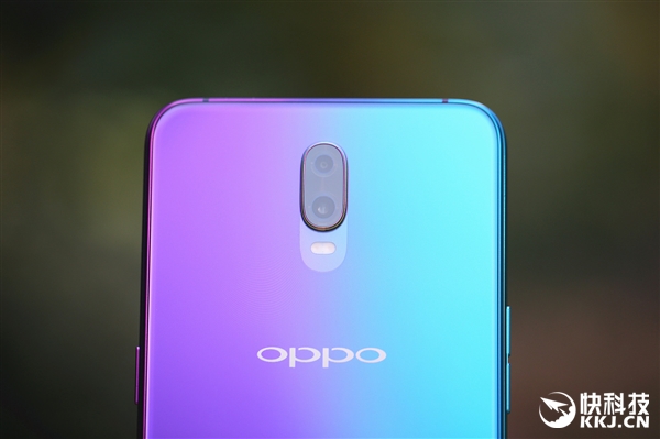 ����֮����OPPO R17���⽥��ɫ�濪��ͼ��