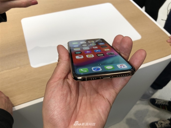 iPhone XS/XS Max���ͼ�ͣ�6.5����Ļ 5.5���ո�