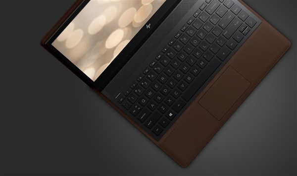 ���·���PC�����շ���ȫƤ��ʼǱ�Spectre Folio��8900Ԫ��