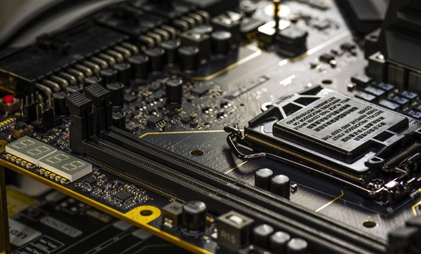 EVGAԤ��Z390 DARK���壺����ӿ�������