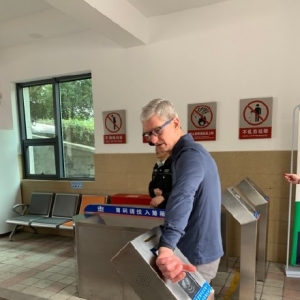 ���ˢApple Watch��ͨ�������Ϻ��ֶ� �����ˣ�