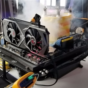 ǥ��ɢ�ȼӳ֣�Intel i9-9900KҺ����ȫ��6.9GHz���