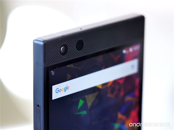 Razer Phone 2ͼ�ͣ�4000mAh��ؼӳ� 5500Ԫ