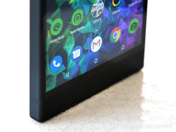 Razer Phone 2ͼ�ͣ�4000mAh��ؼӳ� 5500Ԫ
