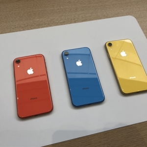 ƻ������iPhone XS������Χ��XR���б����忪��
