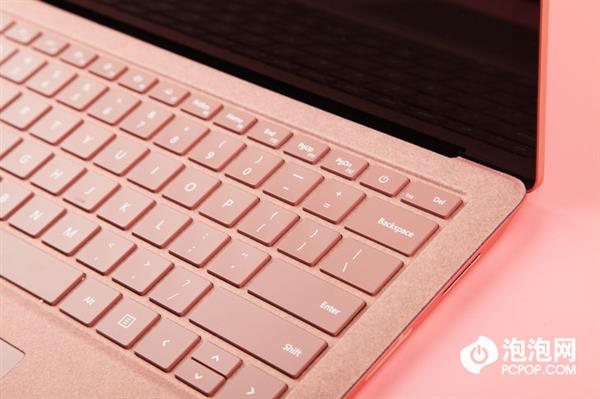 ����Ů������ �ҷ۽�ɫSurface Laptop 2�ʼǱ�����