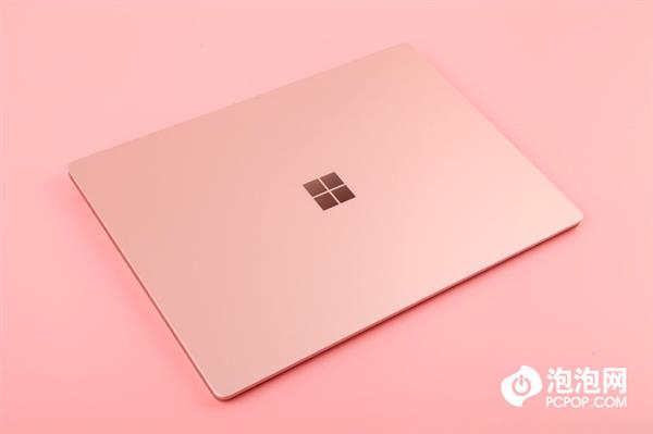 ����Ů������ �ҷ۽�ɫSurface Laptop 2�ʼǱ�����