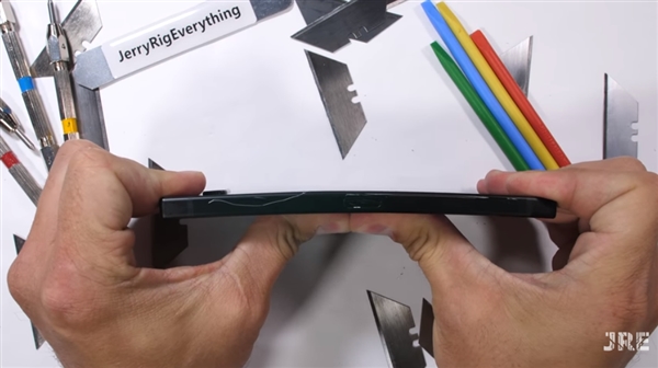 ����Razer Phone 2�����Ⱪ�����ԣ�����ǿ�ȱ��ֳ�ɫ