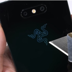 ����Razer Phone 2�����Ⱪ�����ԣ�����ǿ�ȱ��ֳ�ɫ