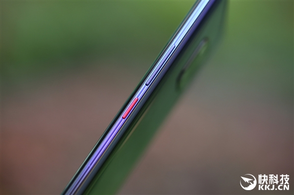 ��ΪMate 20 Pro����ͼ�ͣ��°ͼ�����߿�ͬ��