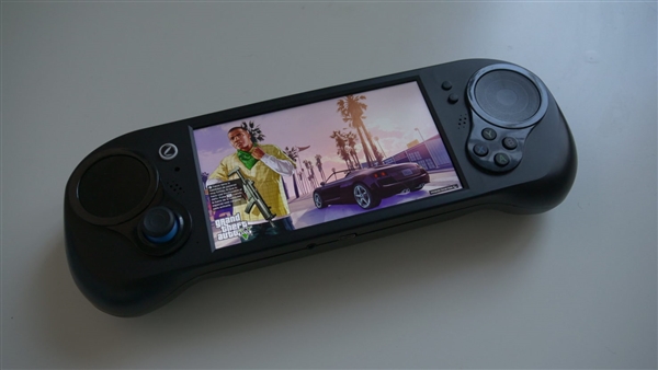 AMD�����ӳ֣�Smach Z PC�ƻ����������