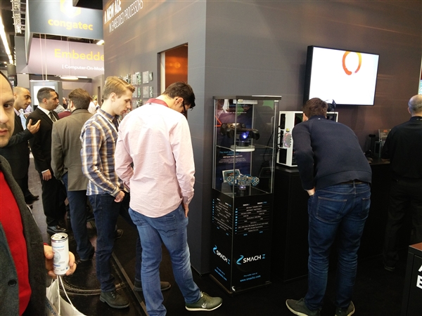 AMD�����ӳ֣�Smach Z PC�ƻ����������