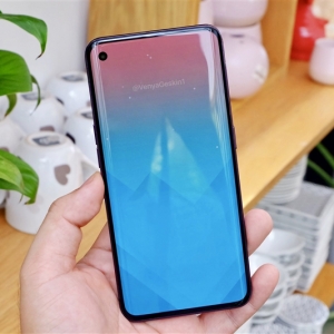 ���ǿ�ʼ��������ʽOLED��� Galaxy S10ϵ��Ҫ��