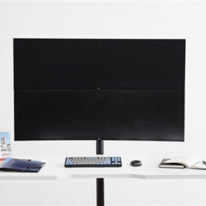 LG�·�32:9������������ʾ����׼5K��USB-C 85W���