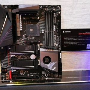 ΢�Ǳ�̬��X570������ǿ�����ϳɱ���