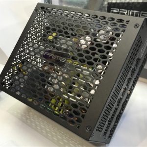 �����콢Prime�޷��ȵ�Դ������ 700W����