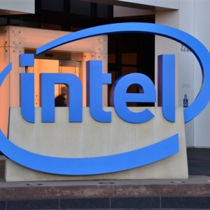 Intel�����ƽ�10nm���� �������з���