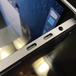 16��MacBook Pro�ܷ֣���ѹ15���ͺ�