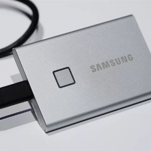 д1GB/sָƼܵıЯSSD