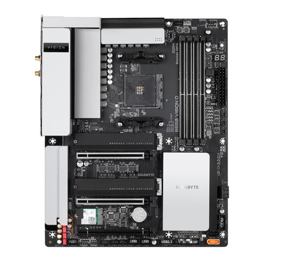 �����Ƴ�B550 �����׷��׵�3�ӿڣ�40Gbps���ʡ�Intel����