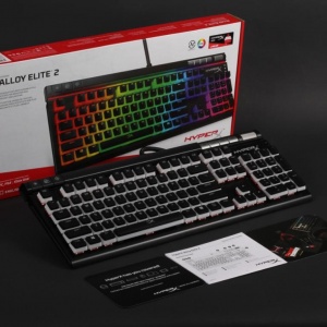 HyperX Alloy Elite 2��������Ӣ2��Ϸ��е���̿�������
