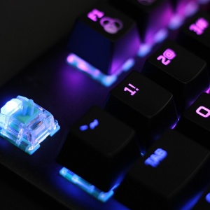 ˫������ HyperX��Դ������RGB��Ϸ��е����