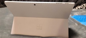 ����11�����i7 ΢��Surface Pro 8�ع�