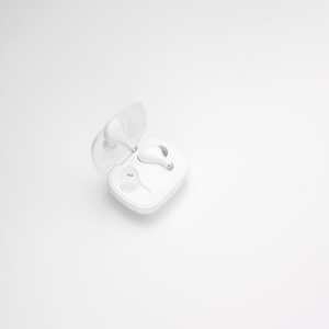 �װ�i300����TWS�����������˸��ֻ��䡶�����Ρ�