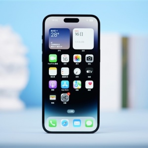 iPhone 15飺