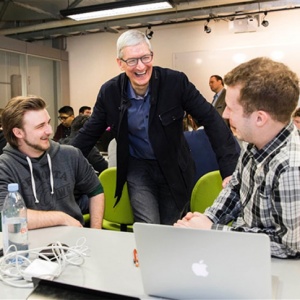 iPhone�����½���ƻ��CEO�����н�����2023����н��4.5��