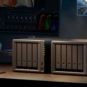 Ⱥ��NAS���ڻ��������� ���ż��ݵ�����HDD��SSDӲ��