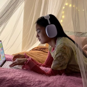 ������һ���ֻ�A18 Pro��������MacBookѧ����������