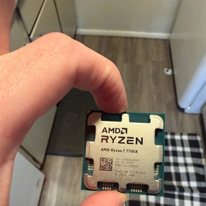 һ����������7 7700X��Ȼ�������ˣ�